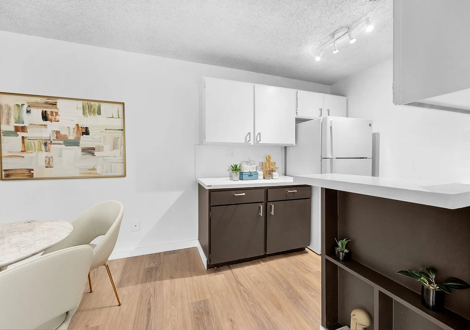 Gilmore Apts — Photo 4