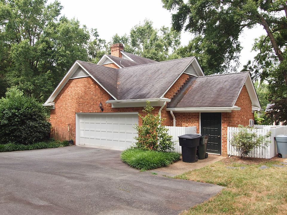 Garage & Parking Pad