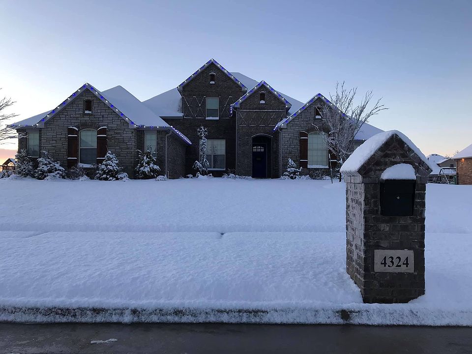 1st image of 4324 SW 128th Ct
