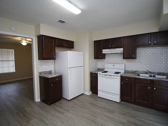 5th image of 720 Tumbleweed Trl APT D