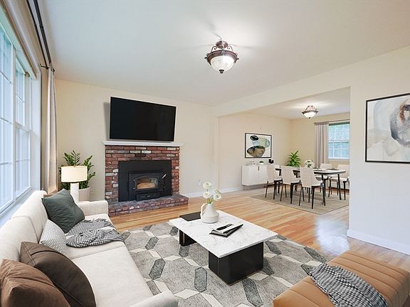 3rd image of 262 Daniels St