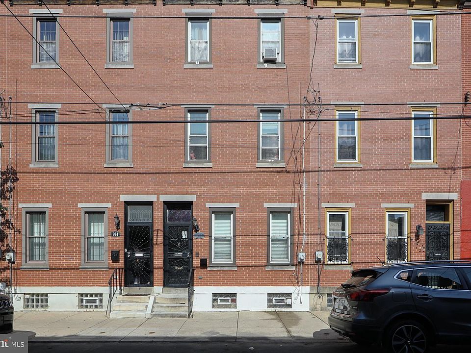 1st image of 922 S 18th St