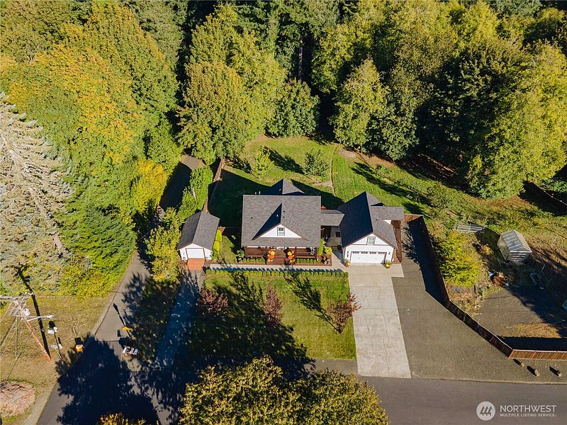 3rd image of 4702 Delta Lane SE