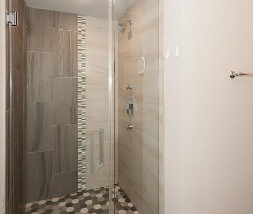 2nd image of 1638 W Grand Ave #303