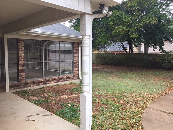 4th image of 6122 Huntington Dr