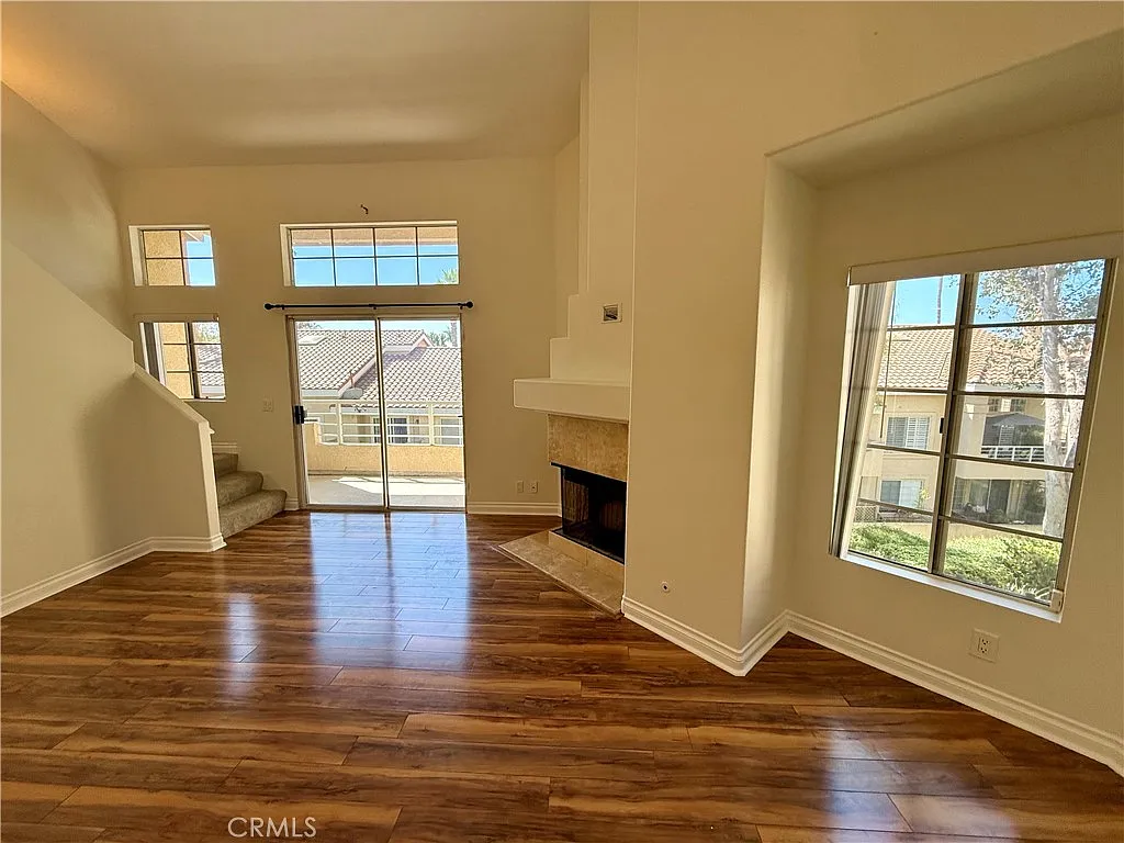 3 bed, 1702 sqft, $4,150 — Photo 3