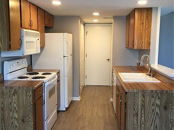 3rd image of 3039 Arrow Wood Ln