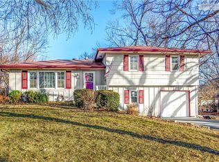 7600 W 96th Ter, Overland Park, KS 66212