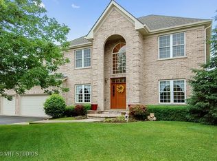 1158 Ridgewood Cir, Lake In The Hills, IL 60156