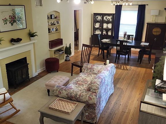 Living/dining room