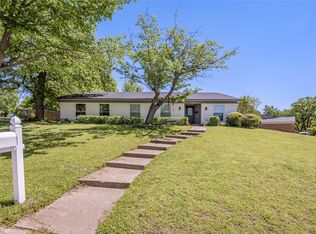 625 Caduceus Ln, Hurst, TX 76053