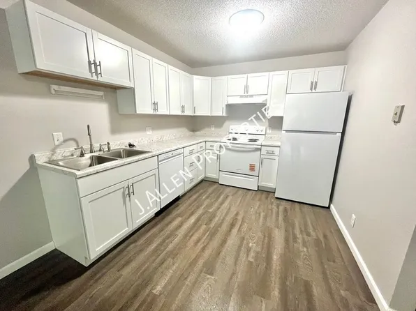 902 Riverfront Rd #11, Norfolk, NE 68701