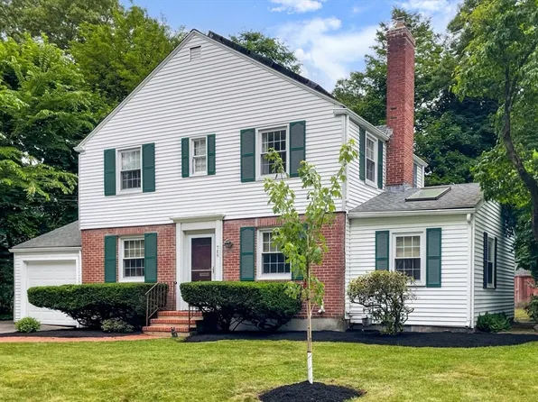 10 Barnesdale Rd, Natick, MA 01760