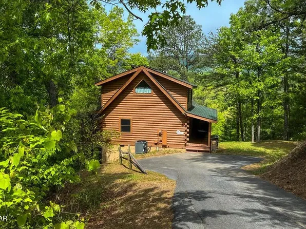 2216 Shooting Star Way, Sevierville, TN 37862