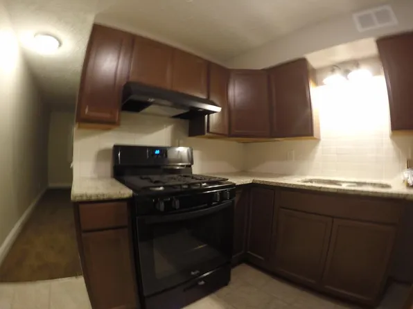 209 Dalepark Dr APT 5, Bedford, OH 44146