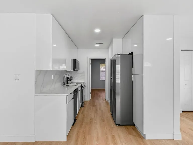 608 Fairfax Rd — Photo 24
