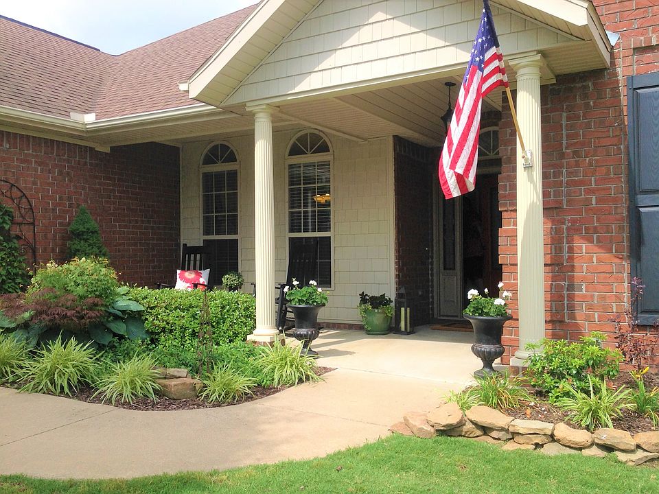 1st image of 3802 SW Kestrel Dr