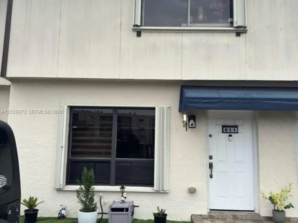 8430 NW 8th St APT B11, Miami, FL 33126