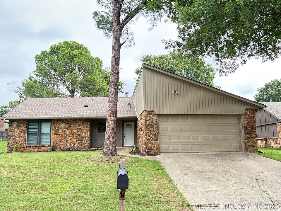 1st image of 2624 W Fort Worth Pl
