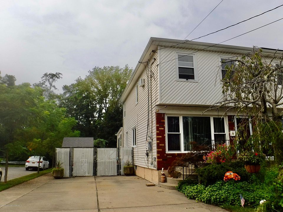 1st image of 76 Roberts Dr