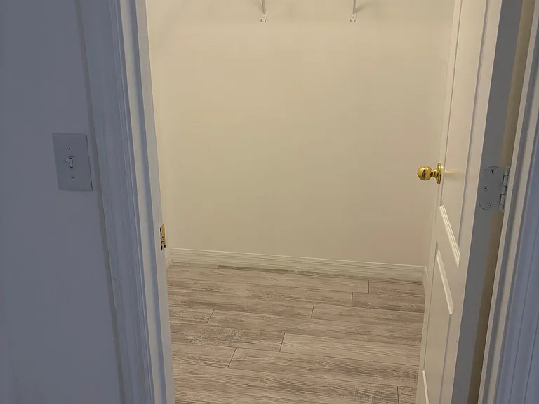 244 Hammock Ct — Photo 13
