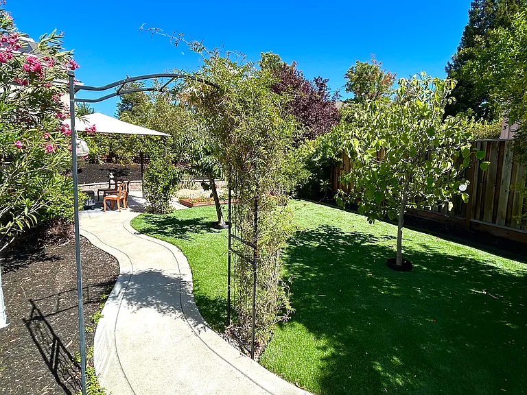 400 Jonathan Ridge Dr — Photo 56
