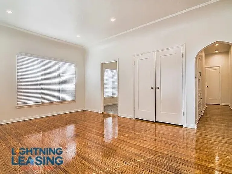 367 N Curson Ave #7 — Photo 1