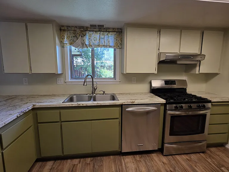 2601 E Jeffrey Loop — Photo 3