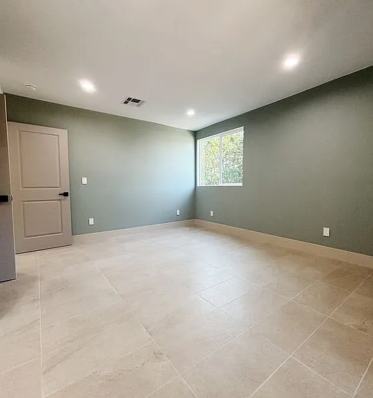 713 Devirian Pl — Photo 7