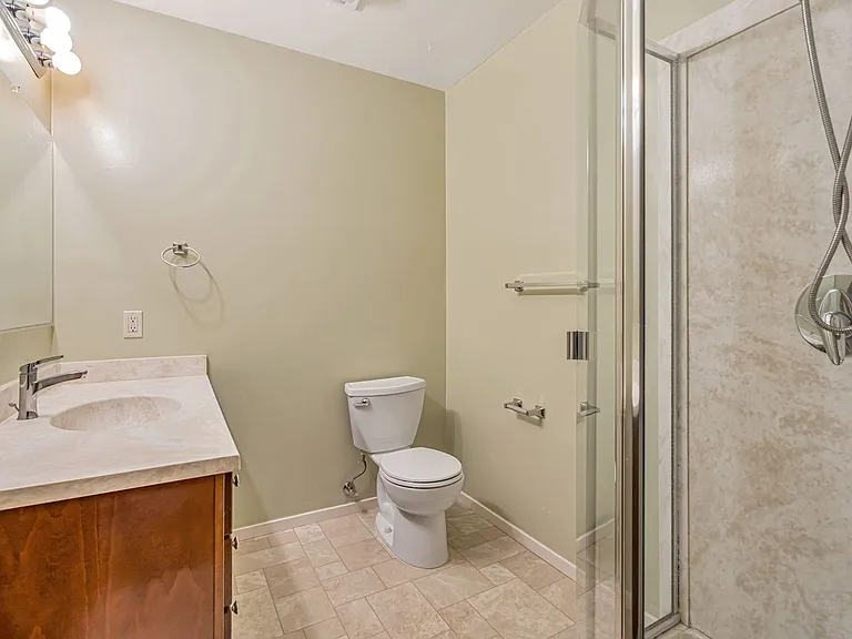 729 Hickory Way — Photo 8