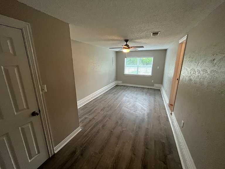 2423 Lolita Dr — Photo 7