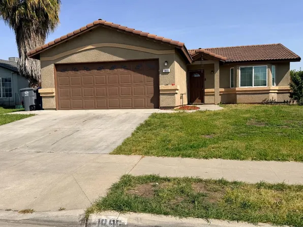 1895 Madison Dr, Madera, CA 93638