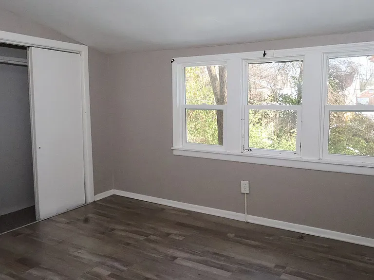 5460 Hamilton Ave — Photo 12