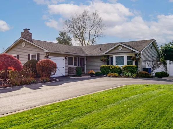 7 Rockrose Lane, East Northport, NY 11731