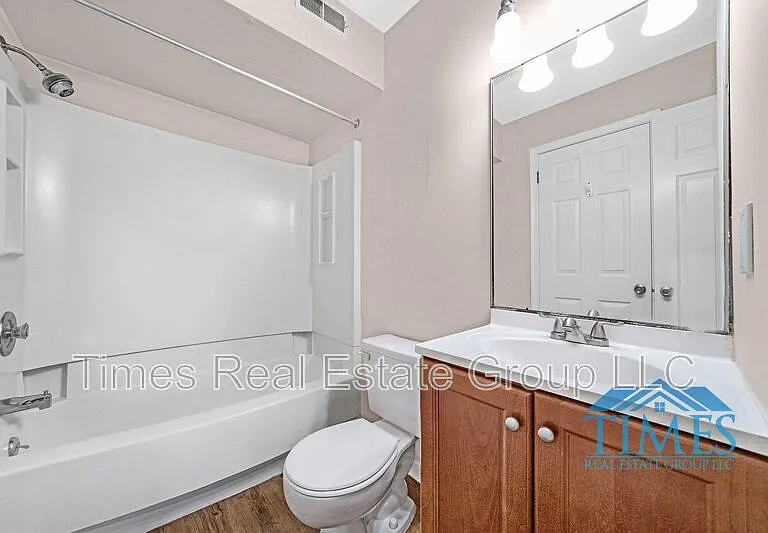 1101 Lexington Way — Photo 21
