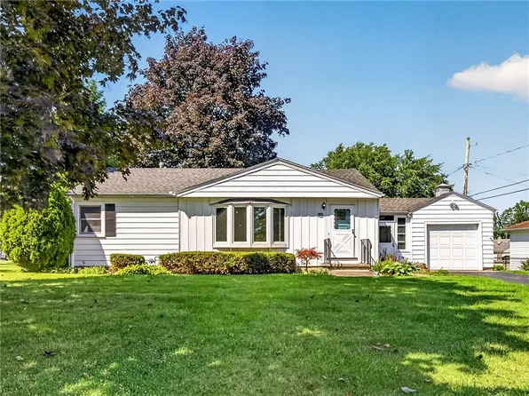 30 Rumson Rd, Rochester, NY 14612
