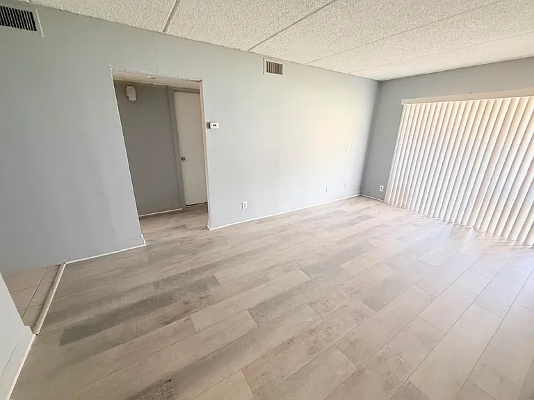 1501 Crescent Cir #C19-1 — Photo 3