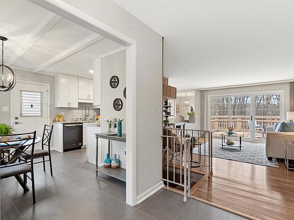 Beautiful View from Foyer!