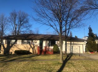 906 Sherwood Rd, Muskegon, MI 49441