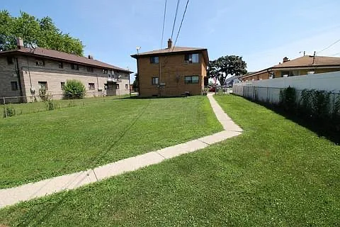 5041 S 13th St — Photo 2