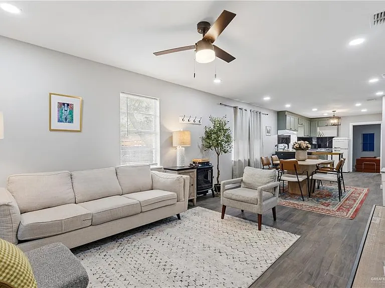 113 Cindy Ln — Photo 3