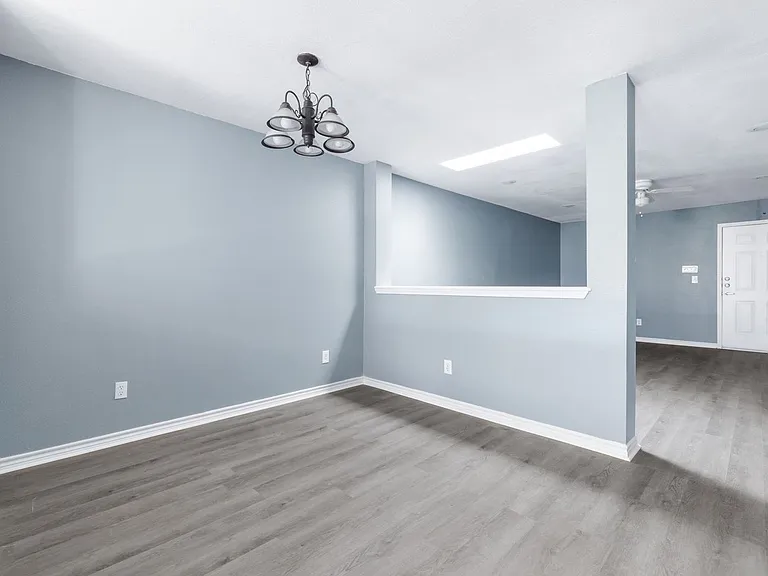 805 N Main St #104 — Photo 6
