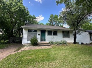 425 Crawford Rd, Saint Louis, MO 63137
