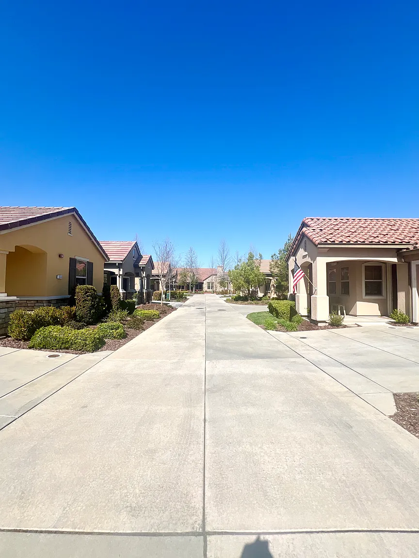 1048 Cabris Ln photo 1