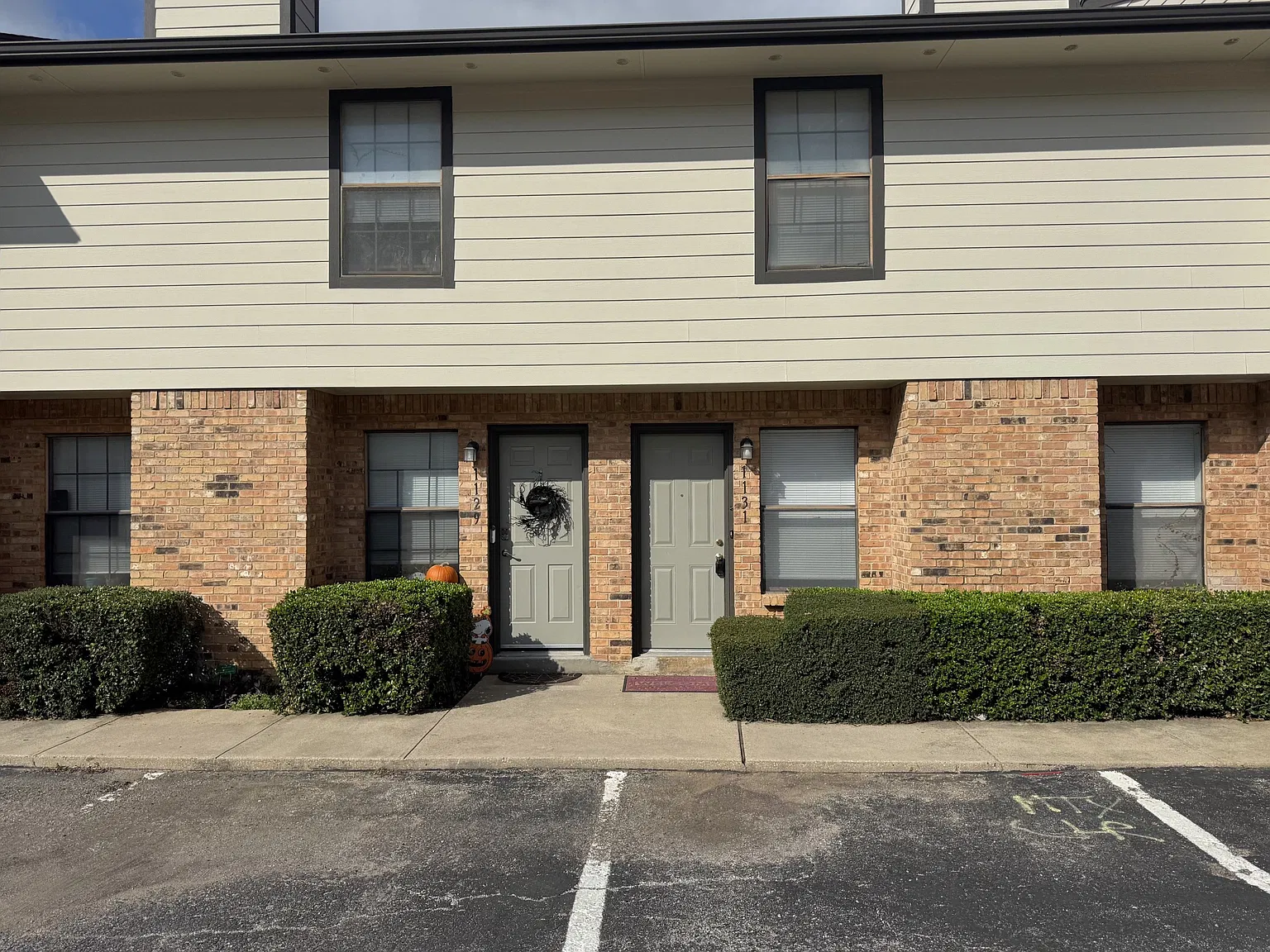 2 bed, 2.5 bath, 1102 sqft, $1,250 — Photo 1