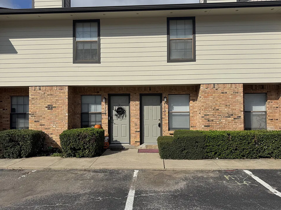 1131 Dallas Dr