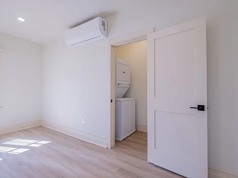 Catalina Residences — Photo 11