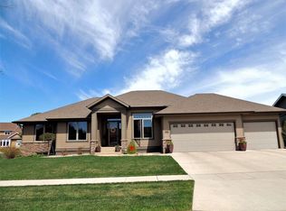 802 Jason Way, Yankton, SD 57078