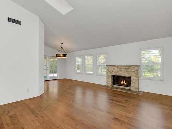 4th image of 3533 Sarah Ann Dr