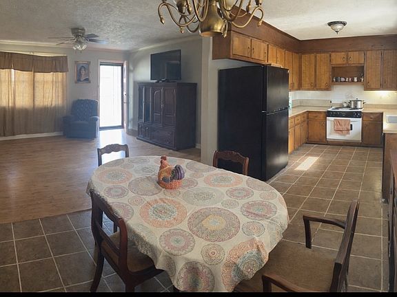 5th image of 555 Eastside Rd